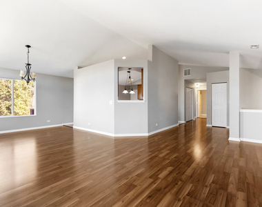1638 Fredericksburg Lane - Photo Thumbnail 3
