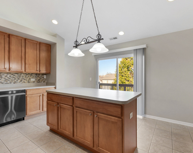 1638 Fredericksburg Lane - Photo Thumbnail 8