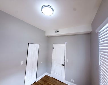 3008 E 81st Street - Photo Thumbnail 7