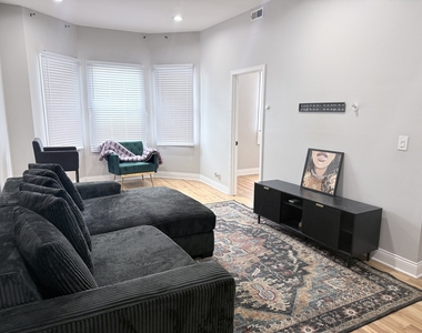 3008 E 81st Street - Photo Thumbnail 4