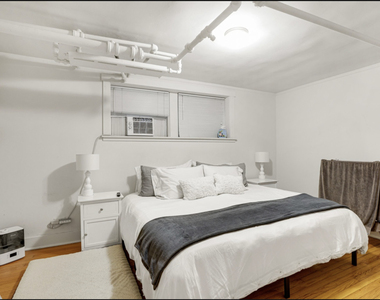 109 S Maple Avenue - Photo Thumbnail 4