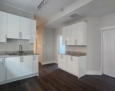 2330 W Erie Street - Photo Thumbnail 7