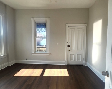 2330 W Erie Street - Photo Thumbnail 9