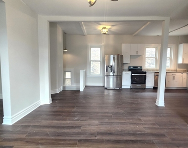 2330 W Erie Street - Photo Thumbnail 1