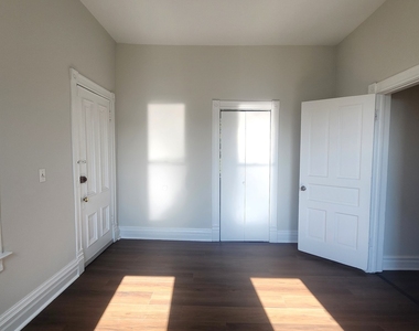 2330 W Erie Street - Photo Thumbnail 10