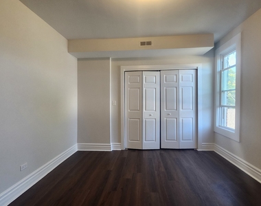 2330 W Erie Street - Photo Thumbnail 15