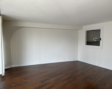300 N State Street - Photo Thumbnail 1
