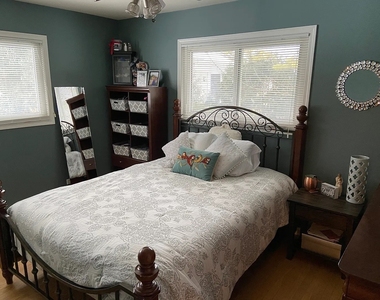 1073 W Elm Street - Photo Thumbnail 13