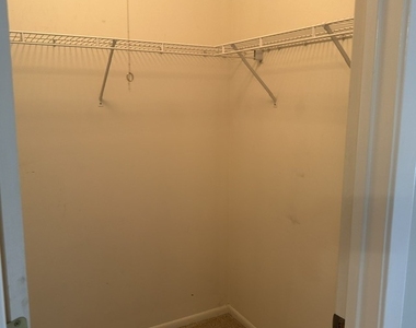 545 Woodcrest Drive - Photo Thumbnail 13