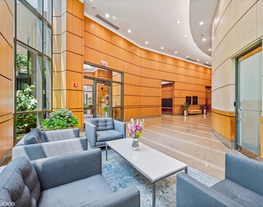 400 N Lasalle Street - Photo Thumbnail 4