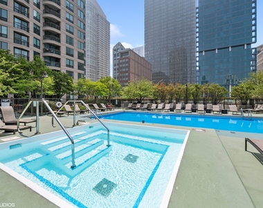 400 N Lasalle Street - Photo Thumbnail 17