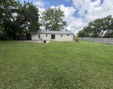 1927 Stoddard Avenue - Photo Thumbnail 11
