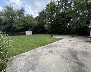 1927 Stoddard Avenue - Photo Thumbnail 8