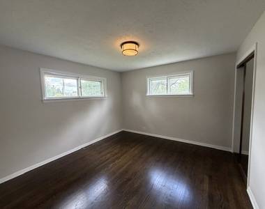 1927 Stoddard Avenue - Photo Thumbnail 6