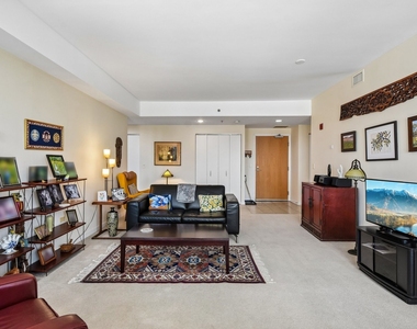 77 S Evergreen Avenue - Photo Thumbnail 5