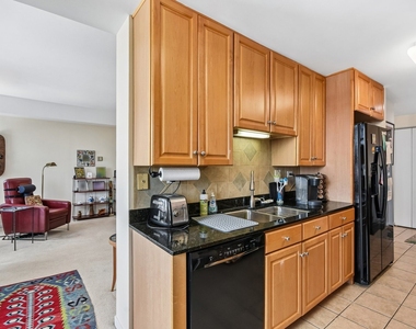 77 S Evergreen Avenue - Photo Thumbnail 10