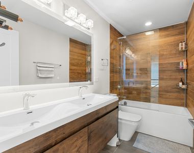 5047 W Winnemac Avenue - Photo Thumbnail 18