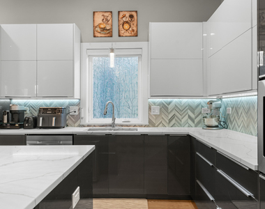 5047 W Winnemac Avenue - Photo Thumbnail 10