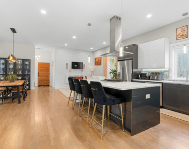 5047 W Winnemac Avenue - Photo Thumbnail 13