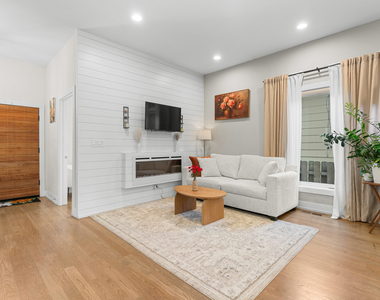5047 W Winnemac Avenue - Photo Thumbnail 3
