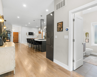 5047 W Winnemac Avenue - Photo Thumbnail 14