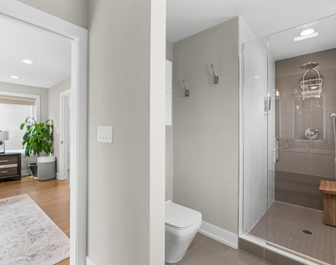 5047 W Winnemac Avenue - Photo Thumbnail 23