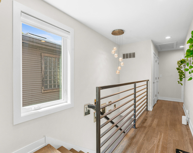 5047 W Winnemac Avenue - Photo Thumbnail 19
