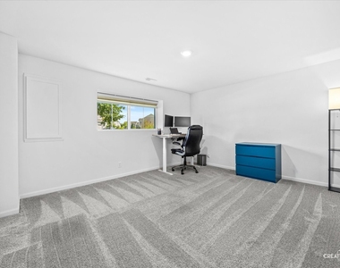 1097 Moraine Drive - Photo Thumbnail 14