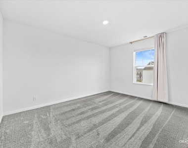 1097 Moraine Drive - Photo Thumbnail 8