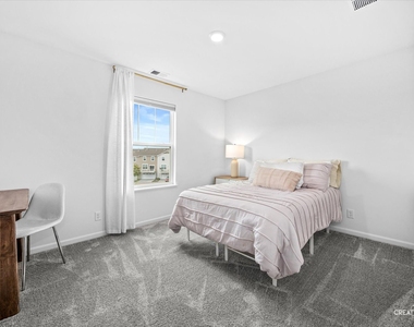 1097 Moraine Drive - Photo Thumbnail 7