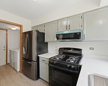 1404 W Sapphire Drive - Photo Thumbnail 9