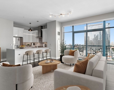 340 W Superior Street - Photo Thumbnail 4
