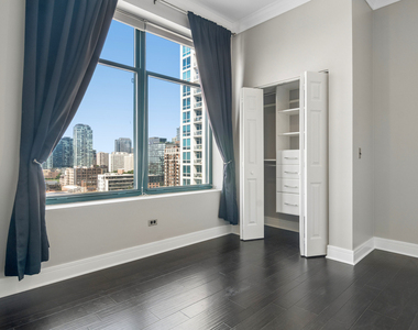 340 W Superior Street - Photo Thumbnail 9
