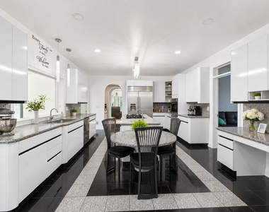 14 Pentwater Drive - Photo Thumbnail 7