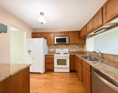 1696 Vermont Drive - Photo Thumbnail 2