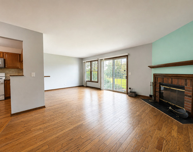 1696 Vermont Drive - Photo Thumbnail 4