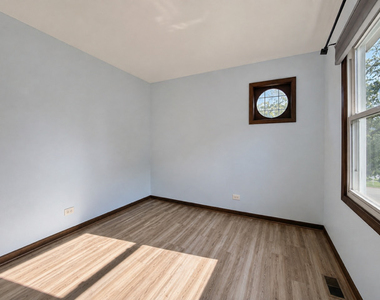 1696 Vermont Drive - Photo Thumbnail 14