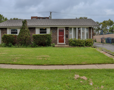 7119 Stanford Drive - Photo Thumbnail 3