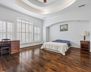 2128 Harold Street - Photo Thumbnail 4