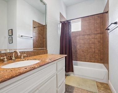2128 Harold Street - Photo Thumbnail 5