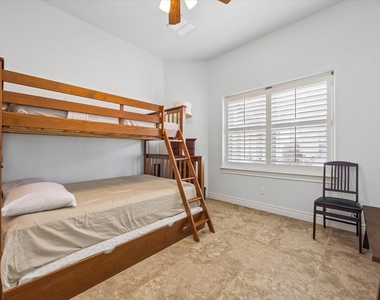 2128 Harold Street - Photo Thumbnail 7