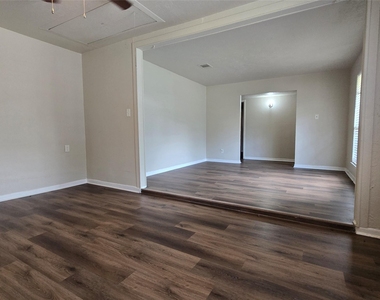 7731 Melanie Street - Photo Thumbnail 9