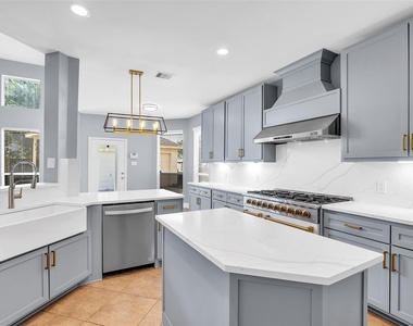 10626 Cortland Ridge Lane - Photo Thumbnail 21