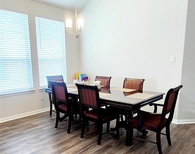 207 Tejas Village Parkway - Photo Thumbnail 6