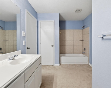 16763 N Blue Jay Lane N - Photo Thumbnail 13