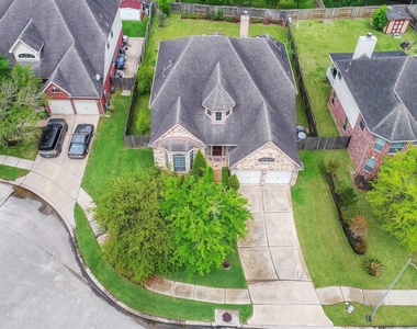 1815 Granite Field Lane - Photo Thumbnail 2