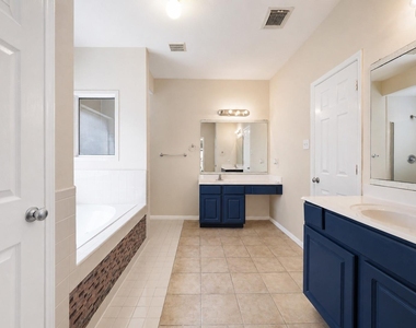 1815 Granite Field Lane - Photo Thumbnail 22