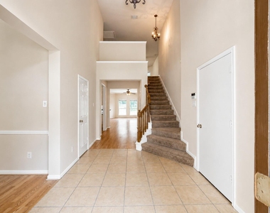 1815 Granite Field Lane - Photo Thumbnail 4
