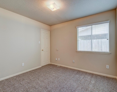 21507 Siros Isle Drive - Photo Thumbnail 9