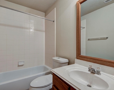 21507 Siros Isle Drive - Photo Thumbnail 11
